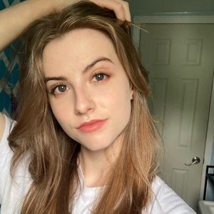 Meet your Posher, Maeve